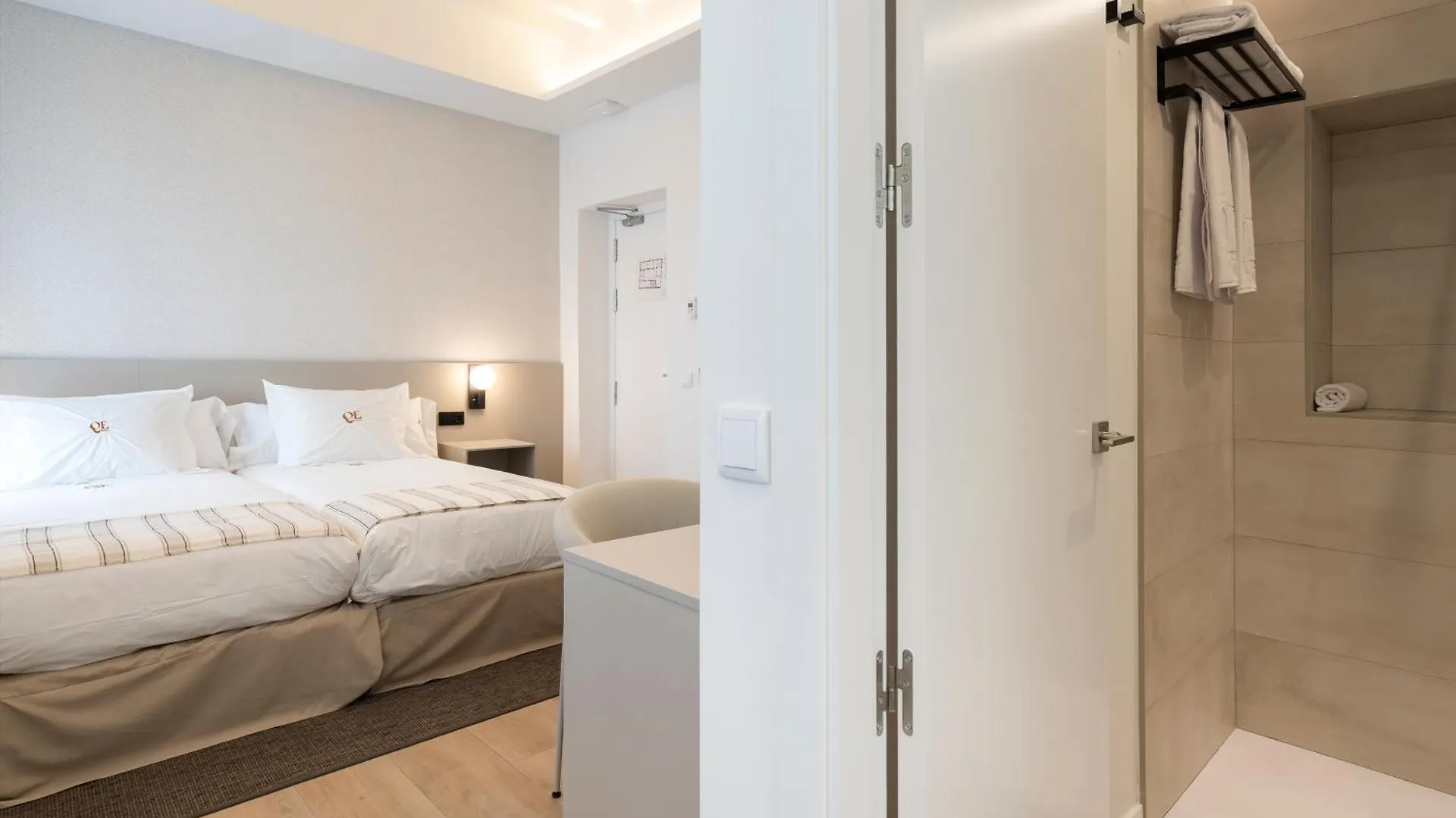 La Caleta Qe Hotels Cadiz 3*,